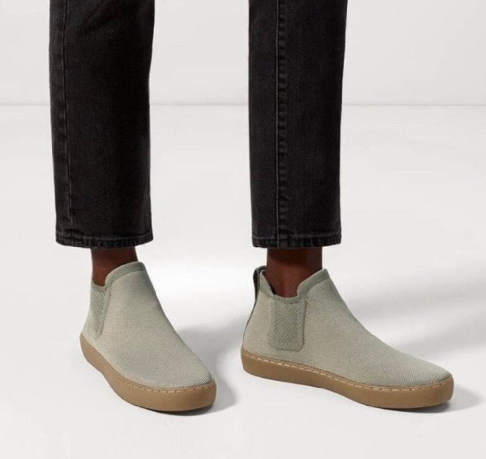 Rothy’s The Chelsea Knit Fabric  Light Sage Boots Slip on Lighwiaght Women’s 8